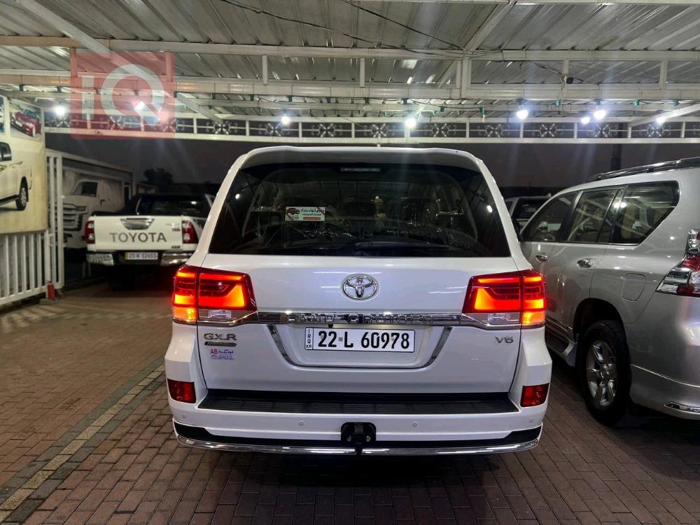 Toyota Land Cruiser